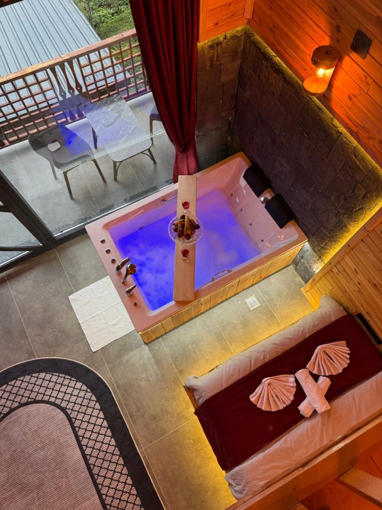 Golikti Dağ Evleri | Jakuzili Bungalov Tatili Çamlıhemşin