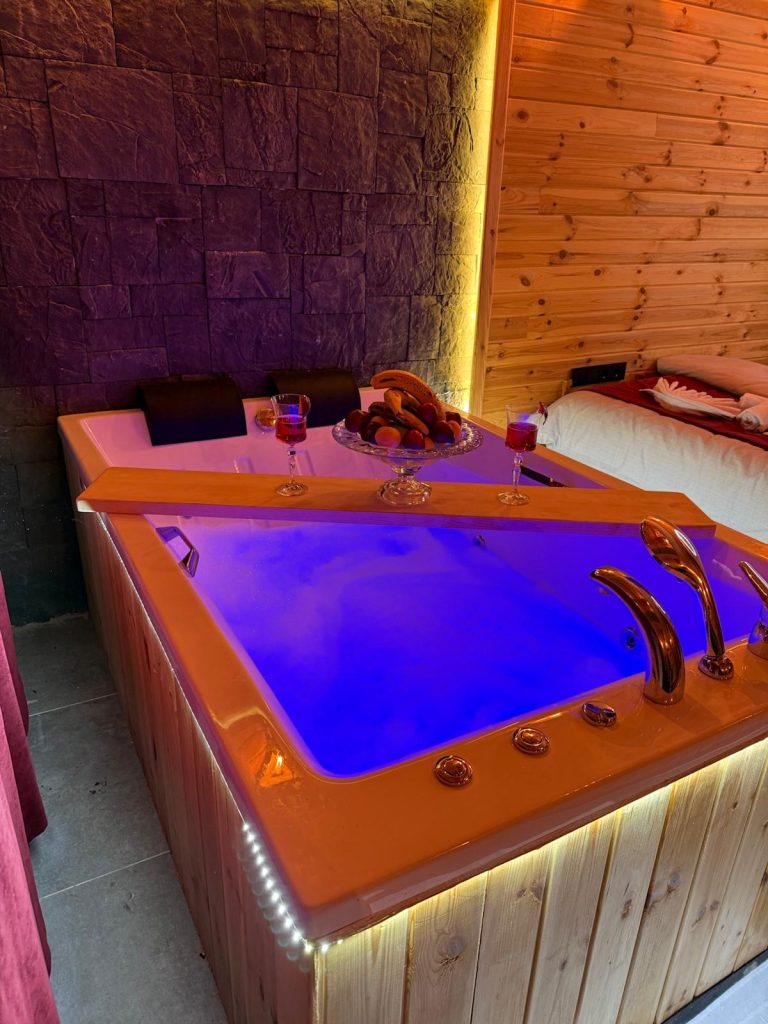 Golikti Dağ Evleri | Jakuzili Bungalov Tatili Çamlıhemşin