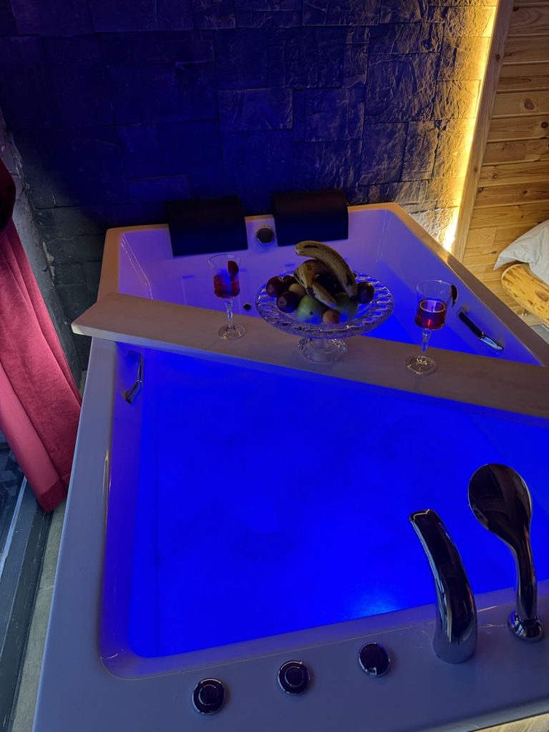 Golikti Dağ Evleri | Jakuzili Bungalov Tatili Çamlıhemşin